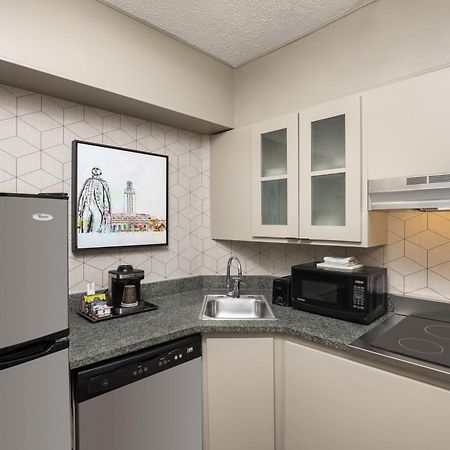 Doubletree Suites By Hilton Austin Downtown Capitol Εξωτερικό φωτογραφία