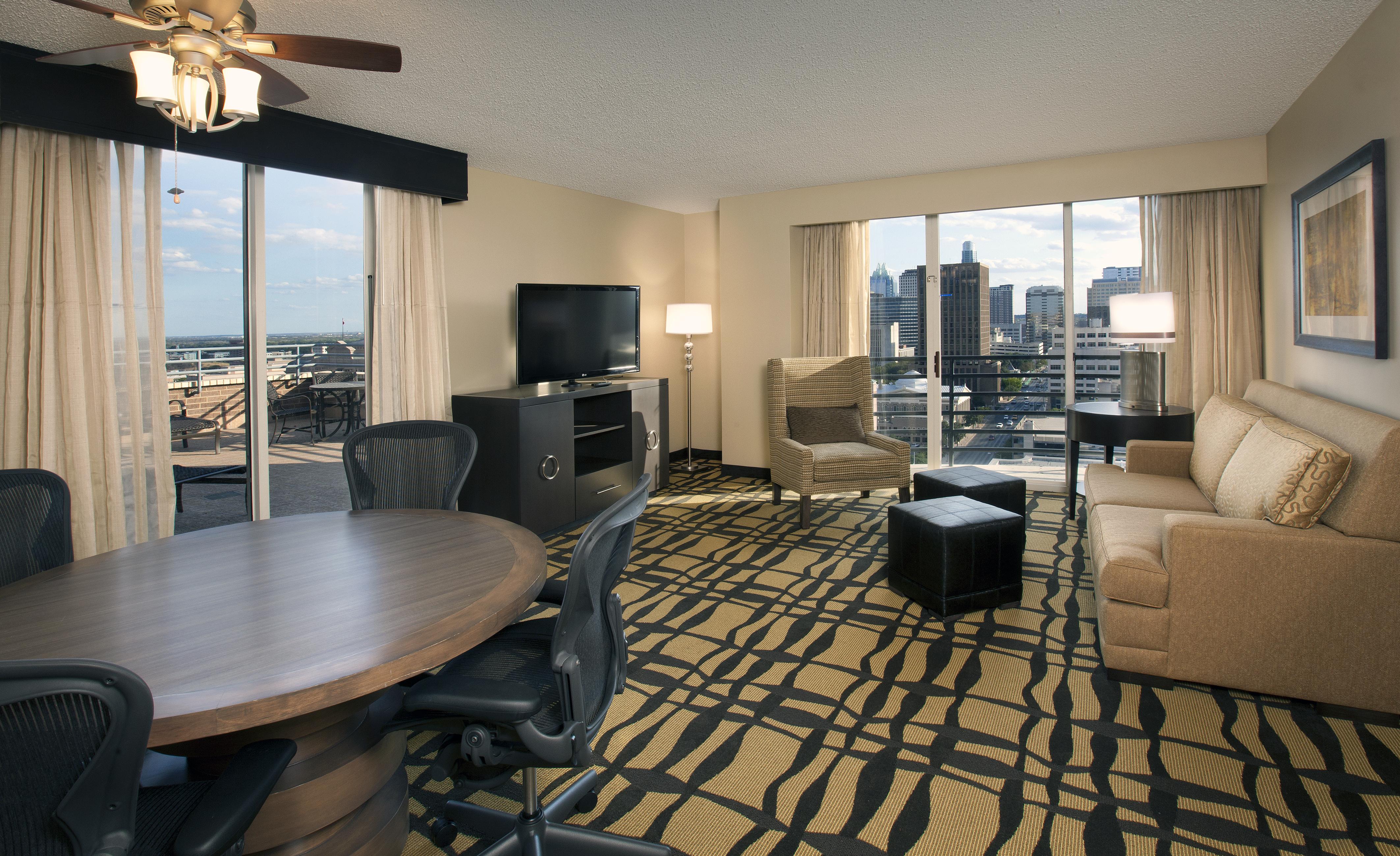 Doubletree Suites By Hilton Austin Downtown Capitol Δωμάτιο φωτογραφία