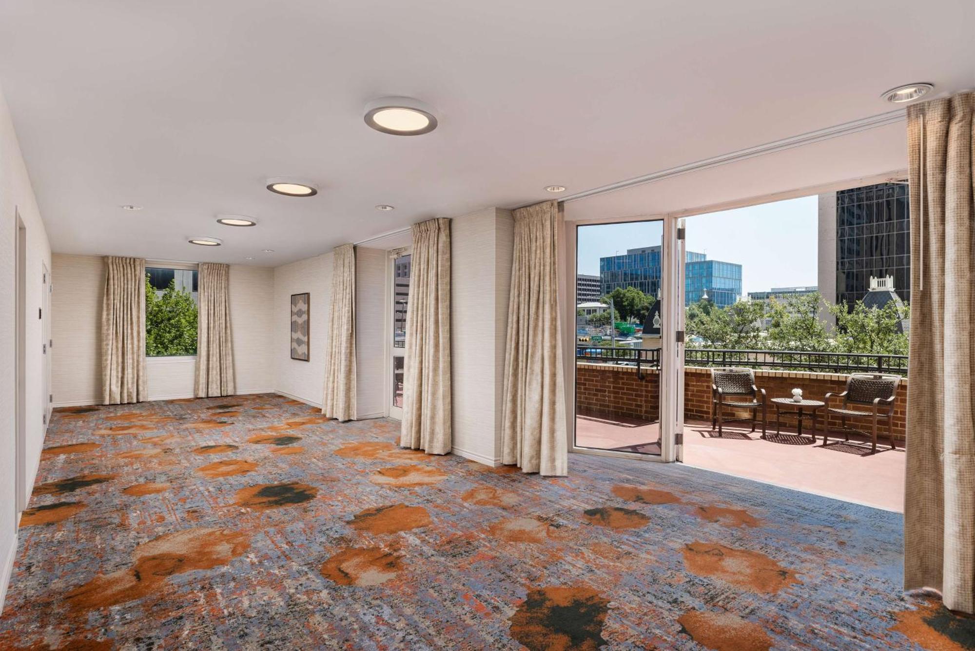 Doubletree Suites By Hilton Austin Downtown Capitol Εξωτερικό φωτογραφία
