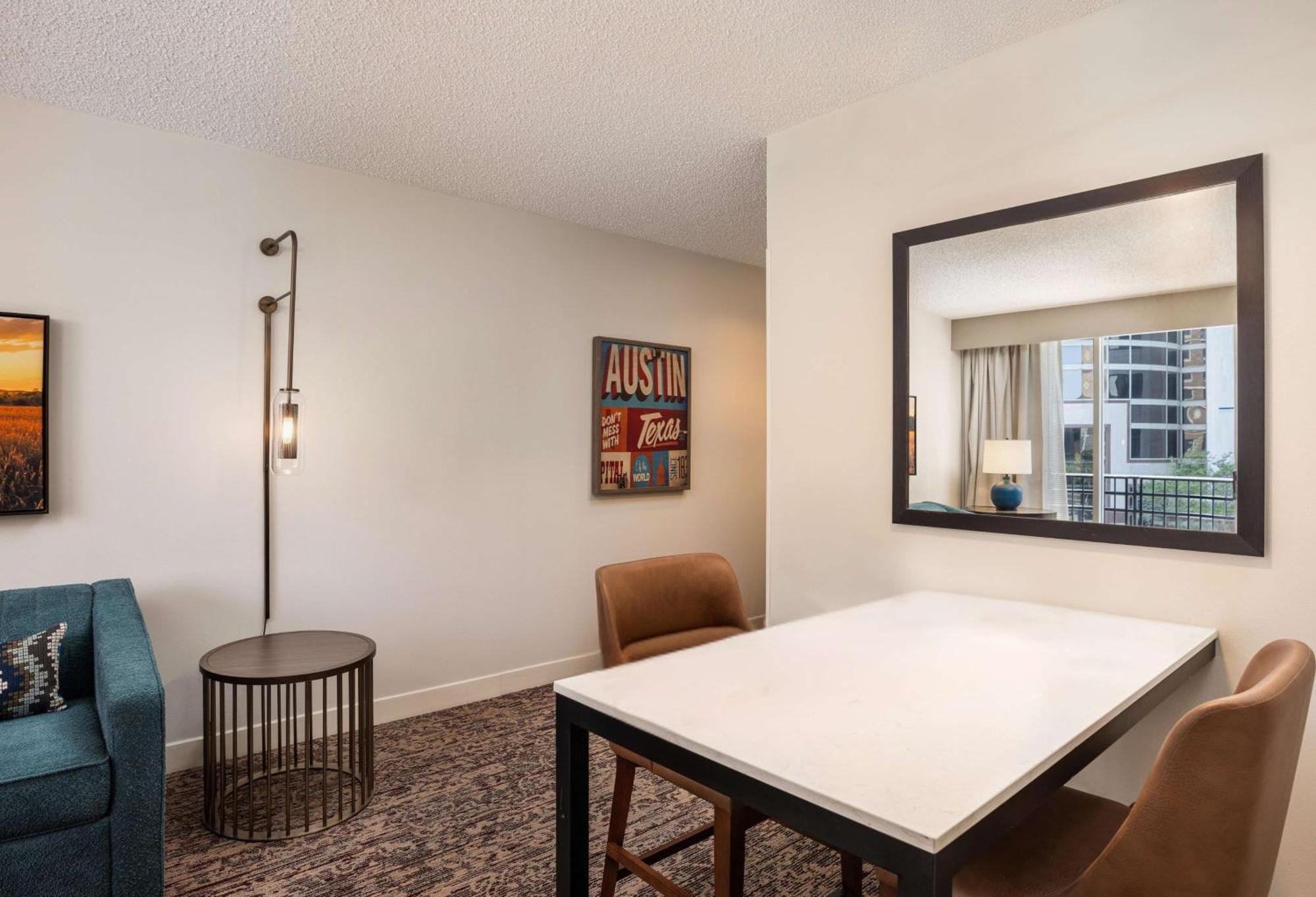 Doubletree Suites By Hilton Austin Downtown Capitol Εξωτερικό φωτογραφία
