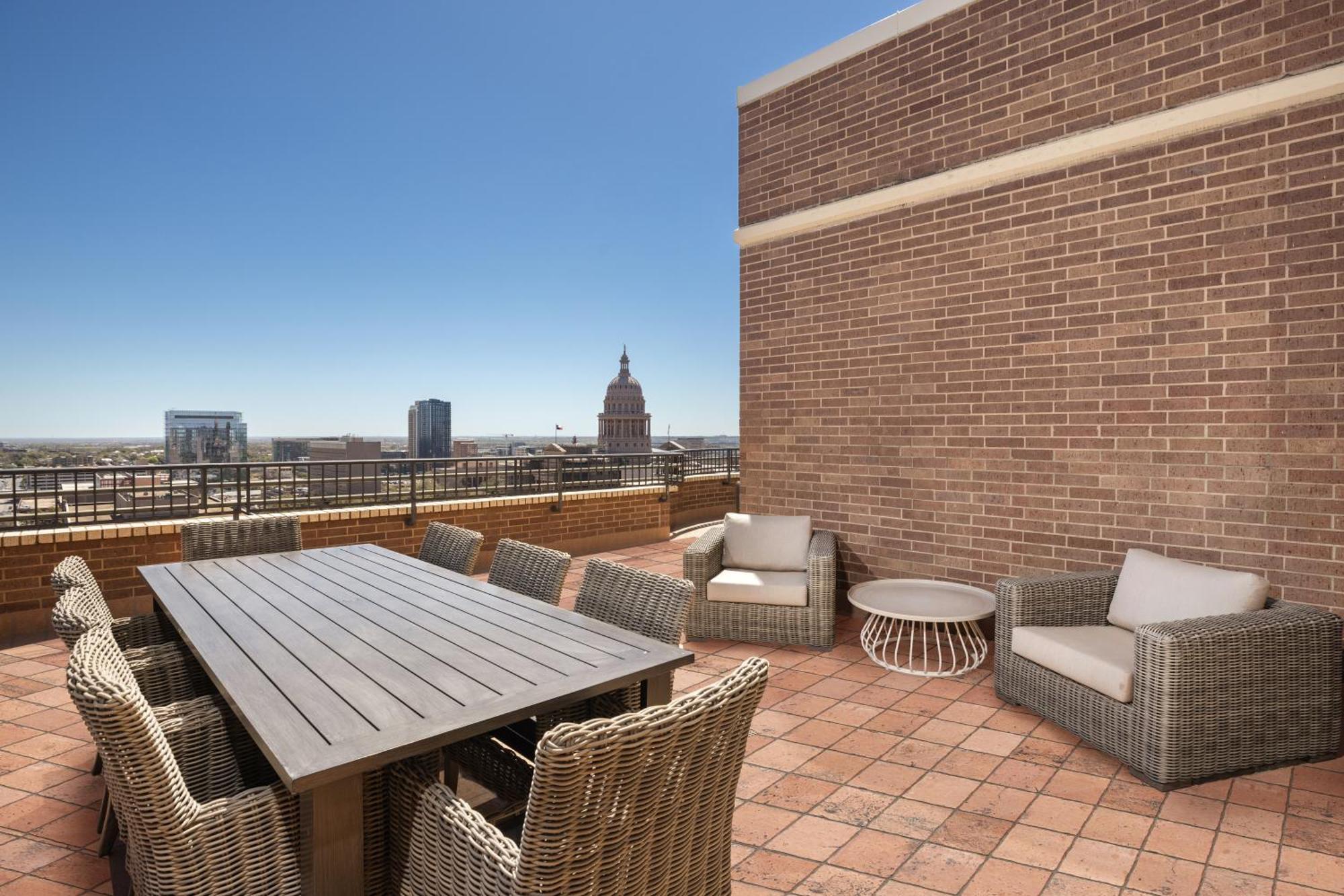 Doubletree Suites By Hilton Austin Downtown Capitol Εξωτερικό φωτογραφία